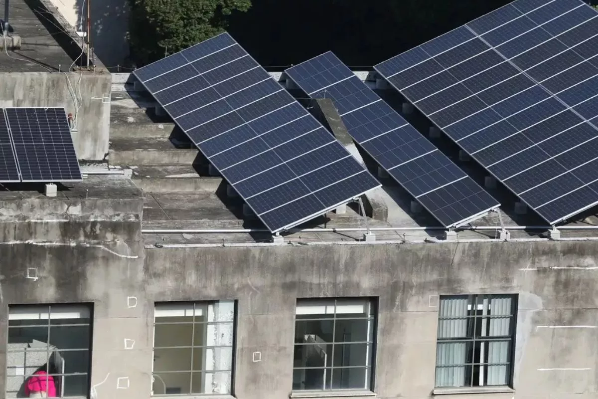 Energia solar vem ganhando espaço nas grandes cidades do Brasil, como o Rio de Janeiro 