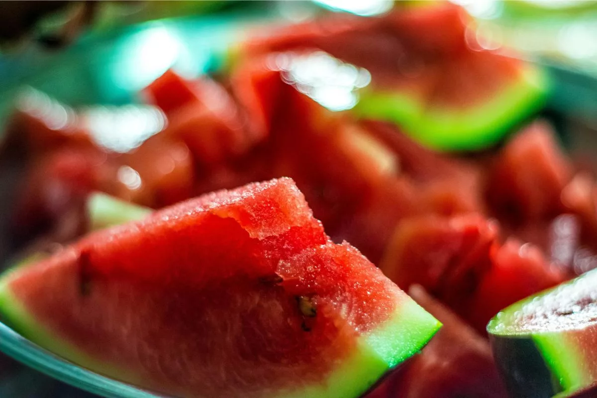 Melancia é uma fruta refrescante e hidrata