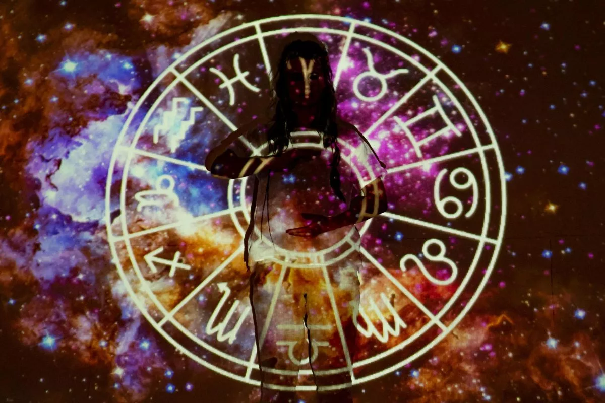 Um dos maiores atrativos da astrologia é a análise das compatibilidades entre os signos do zodíaco