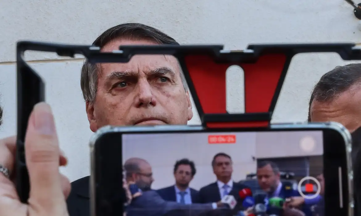 Jair Bolsonaro é alvo principal em caso de suposto crime contra o Estado