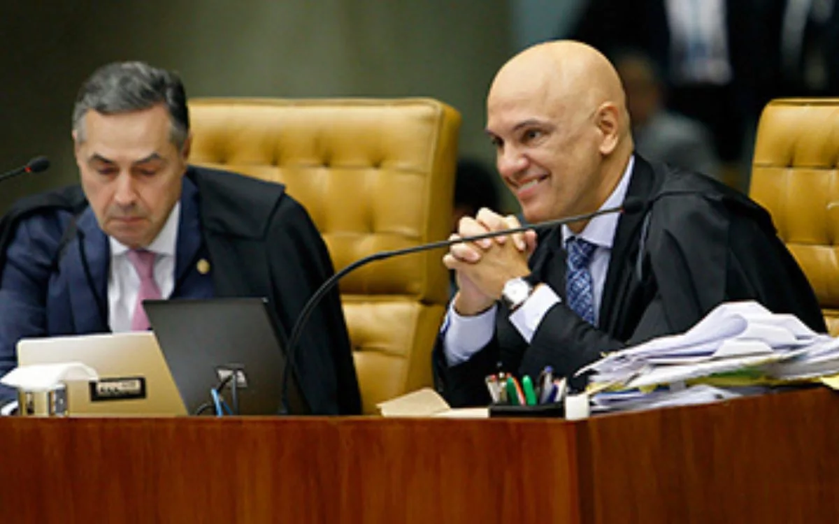 Ministros Luis Barroso e Alexandre de Moraes