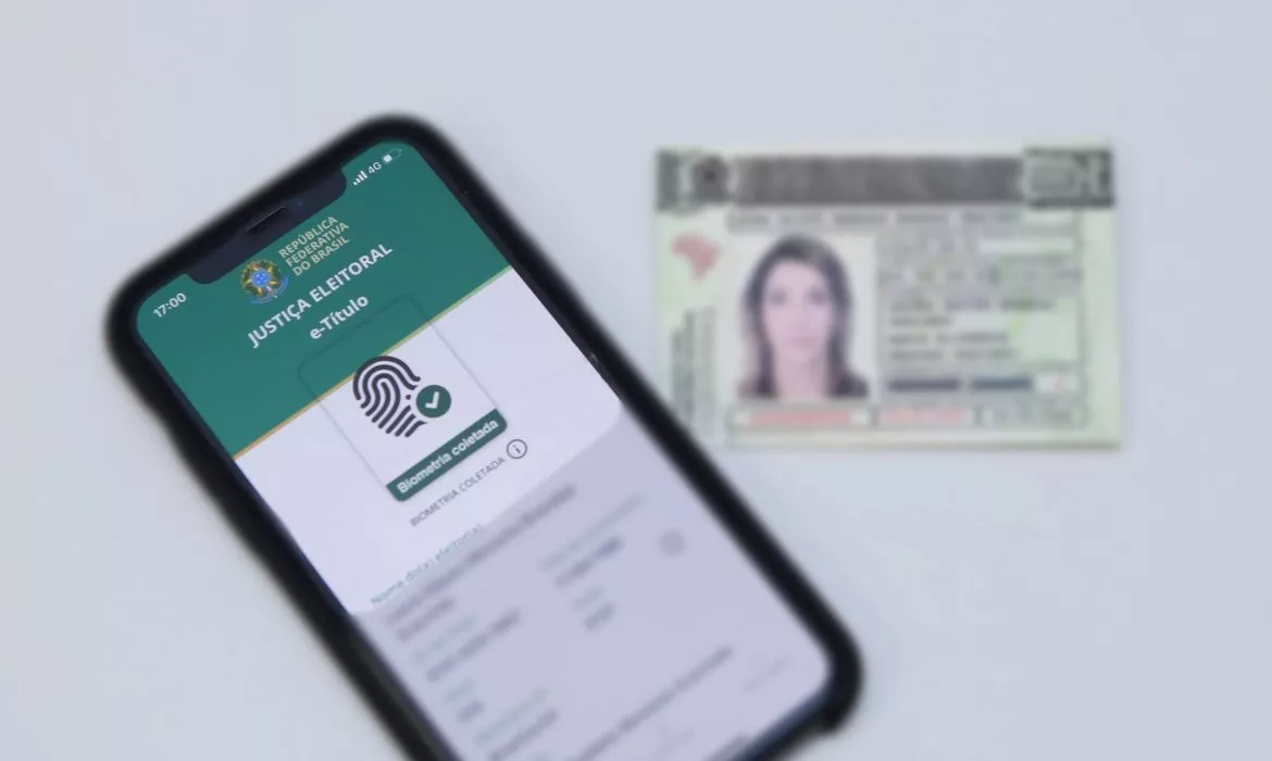 Para conseguir votar com o título digital, o aplicativo deve conter a biometria, a foto do eleitor e estar atualizado