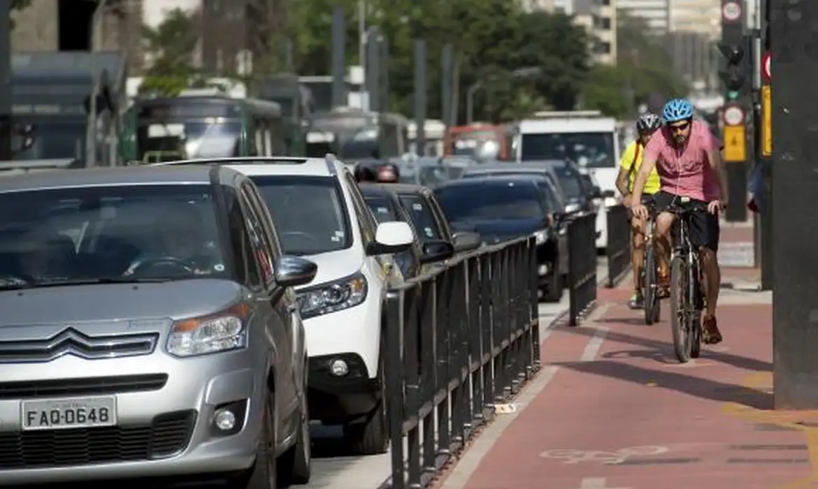 São Paulo encontrou algumas soluções, mas o trânsito ainda é intenso em várias partes da cidade