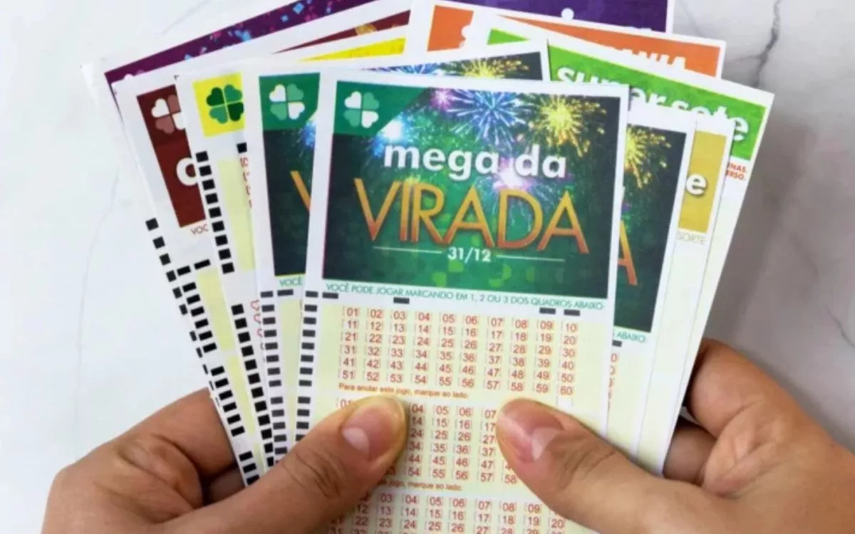 As regras para jogar na Mega da Virada são as mesmas, mas a diferença é que o sorteio do último dia do ano não acumula