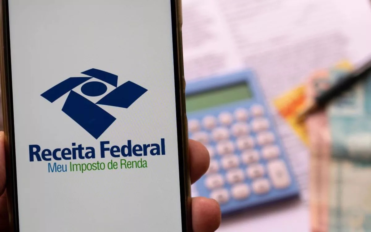 A Receita Federal disponibiliza um aplicativo, mas é bom consultar um contador, em caso de dúvidas