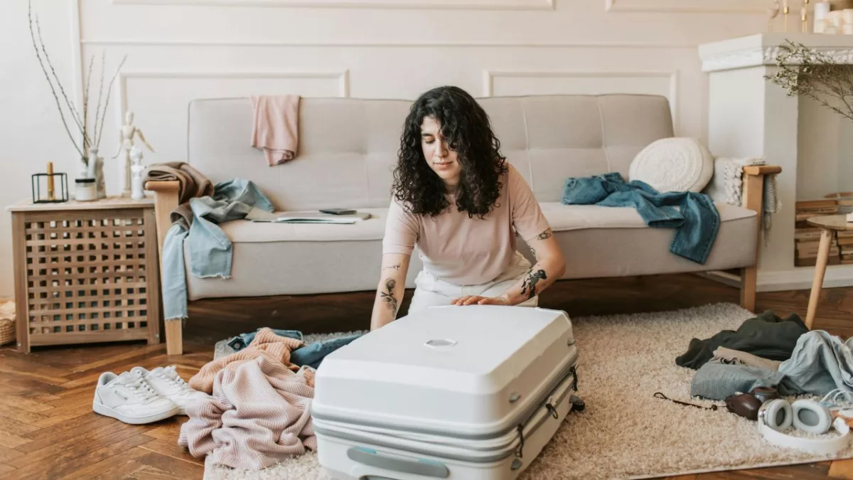 Neste guia completo, reunimos dicas valiosas baseadas em especialistas, plataformas de viagem e instituições renomadas para ajudar você a viajar gastando pouco