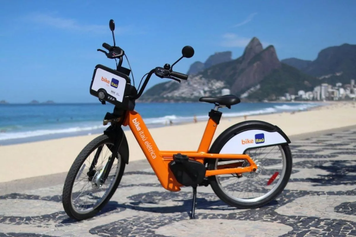 Alternativas como a bicicleta elétrica ajudam a aliviar o tráfego nas cidades