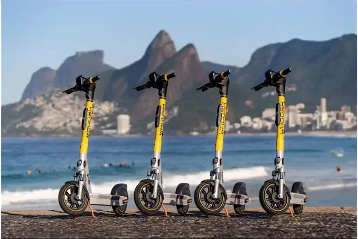 Bicicletas e patinetes elétricos compartilhados têm ganhado popularidade como soluções para curtas distâncias - Foto: Divulgação