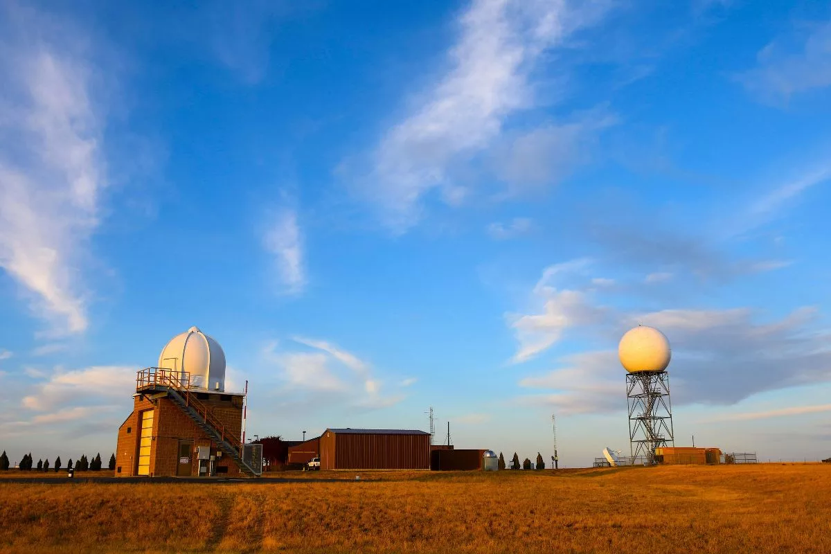 Estação De Radar Meteorológico: tecnologia avançada para avaliar a previsão do tempo