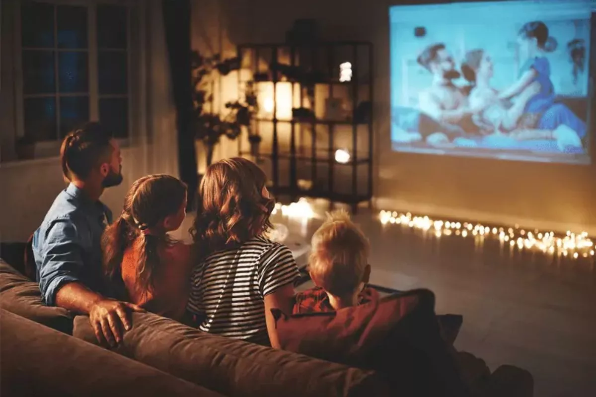 Escolha filmes que sua mãe adora ou que trazem uma mensagem bonita sobre a maternidade