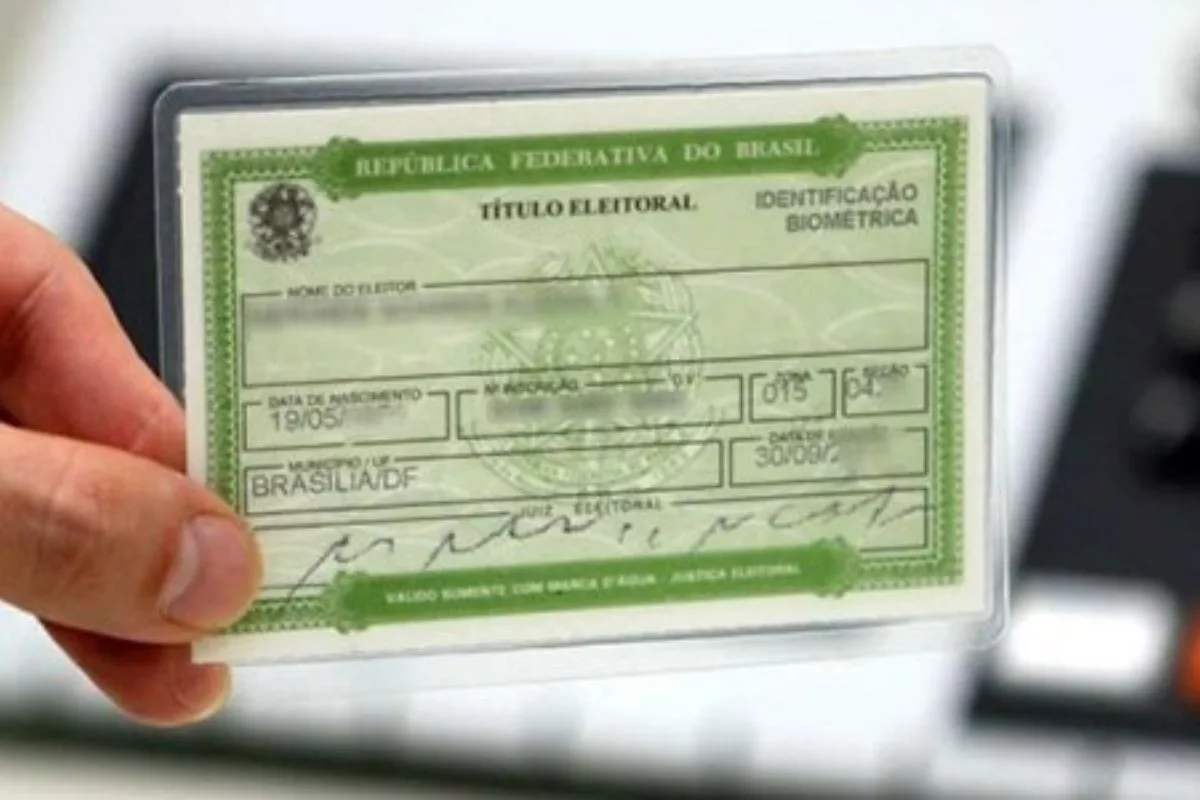 O cancelamento do título de eleitor pode ocorrer quando o cidadão não comparece às urnas em três eleições seguidas