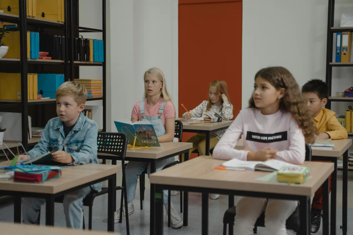 Transporte escolar seguro: Dicas essenciais para evitar que seu filho caia em mãos erradas