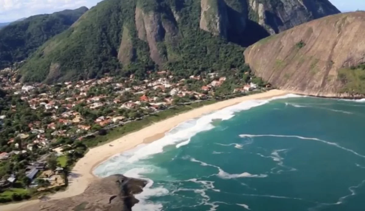 Cidade tem paraísos como a Praia de Itacoatiara, além de infraestrutura urbana e é alternativa para o problema da segurança no Rio