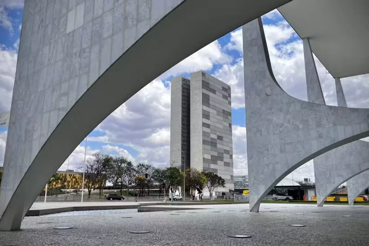 Congresso Nacional visto do Palácio do Planalto: crise do IOF atinge dois dos poderes