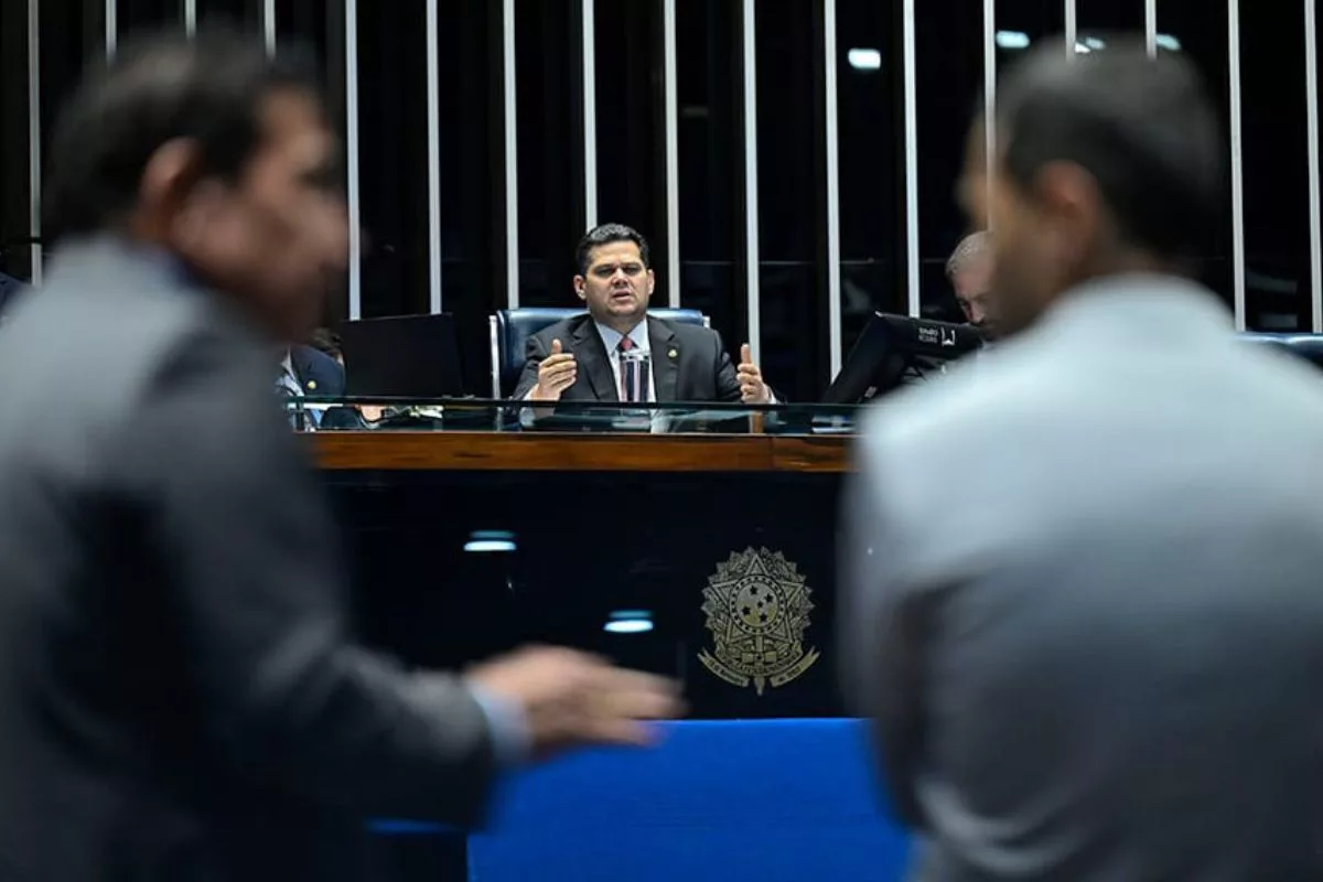 Presidente do Senado, Davi Alcolumbre diz que 'decreto do IOF começou mal'