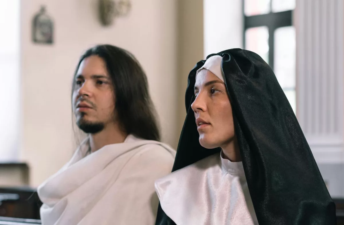 Os dogmas da igreja têm uma série de regras para padres e freiras, sobretudo no Ocidente