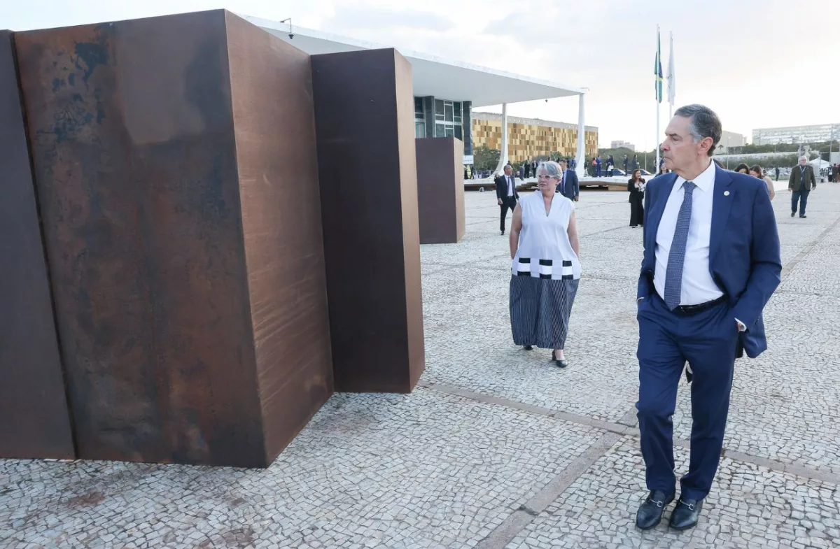 Luís Roberto Barroso é outro na mira dos políticos adeptos do Lava Toga