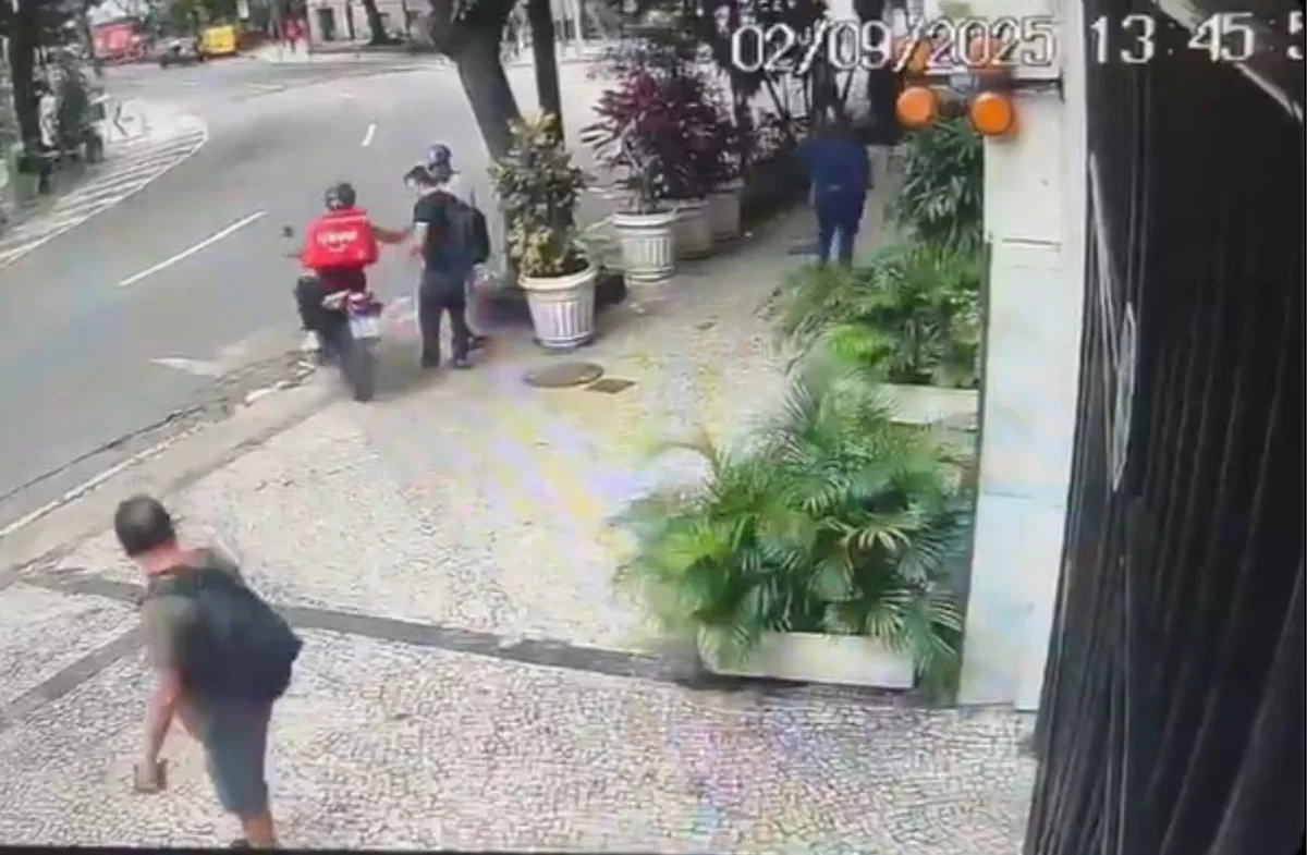 Furto de celular em rua movimentada da Zona Sul do Rio - Foto: Reprodução