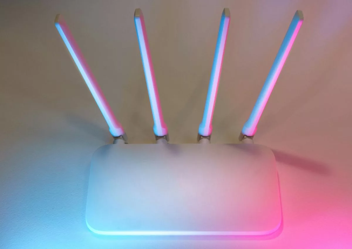 Uma boa conexão com a internet é fundamental para manter os dispositivos em funcionamento