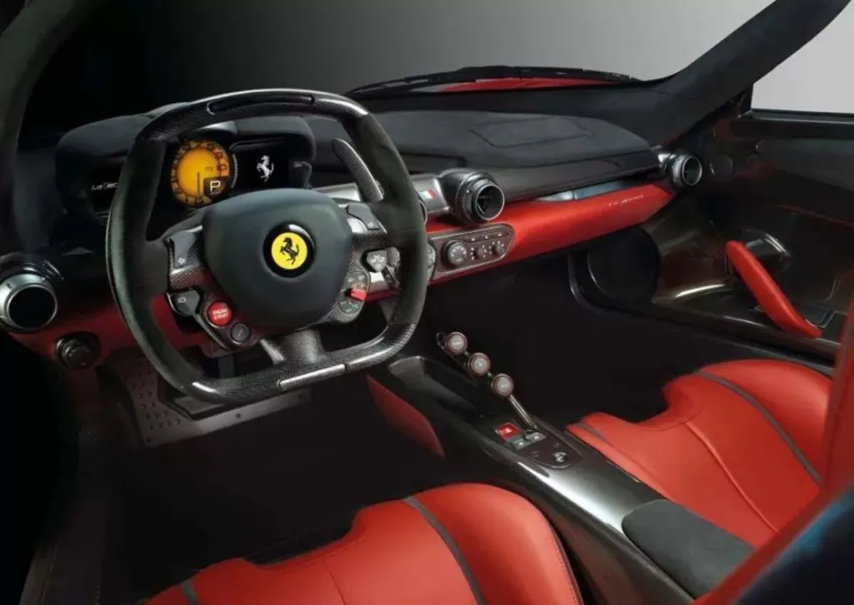 Ferrari LaFerrari: primeiro híbrido da marca tem 963 cv
