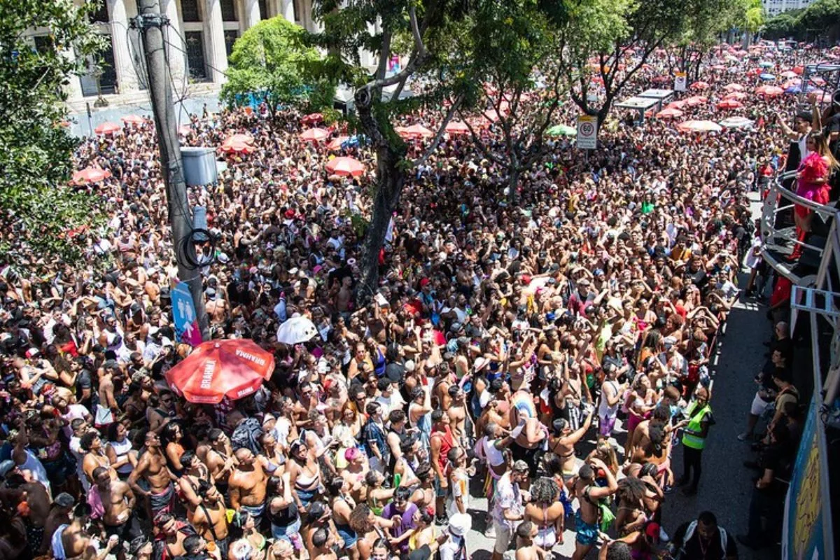 Carnaval é um dos eventos que mais movimenta a economia no país